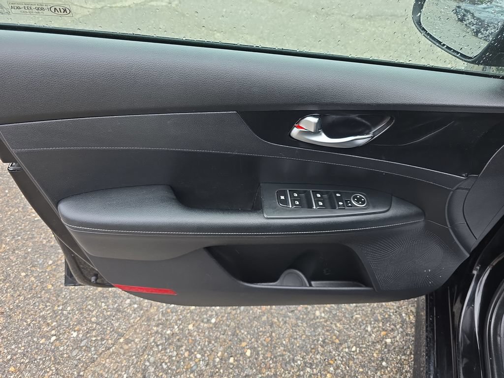 Used 2021 Kia Forte GT-Line FWD image 11