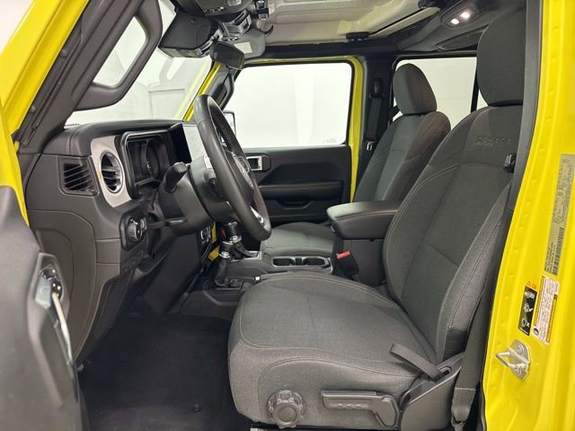 Used 2024 Jeep Wrangler Unlimited Sahara AWD/4WD image 21