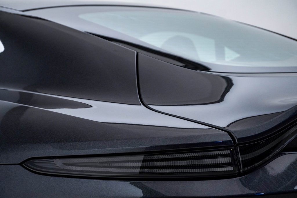 Used 2023 Aston Martin V8 Vantage Coupe image 12