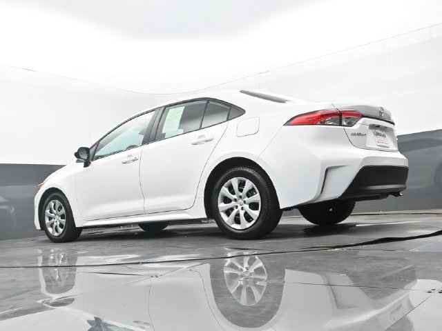 Used 2025 Toyota Corolla LE FWD image 25