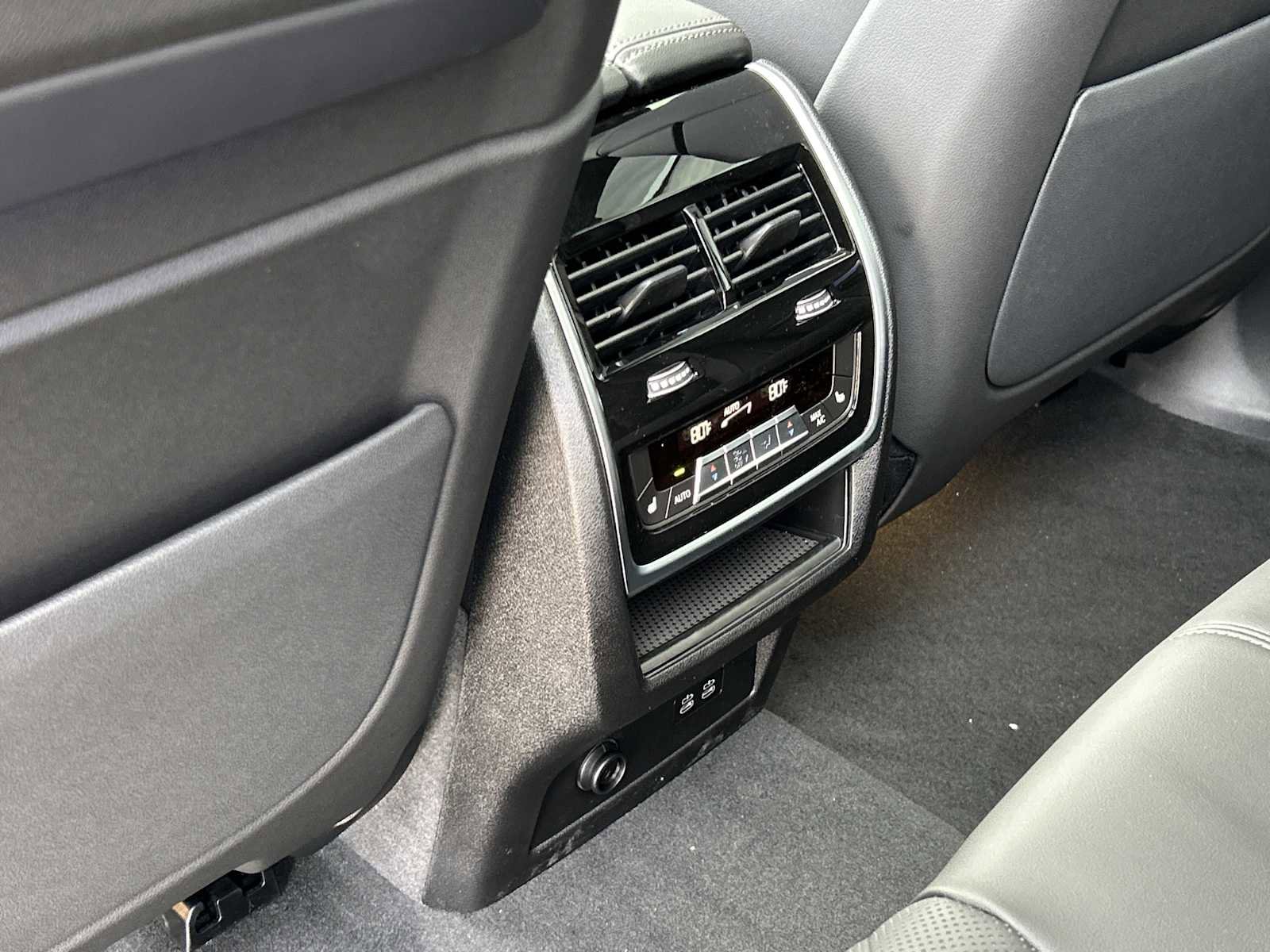 New 2026 BMW X5 xDrive40i w/ Executive Package image 17