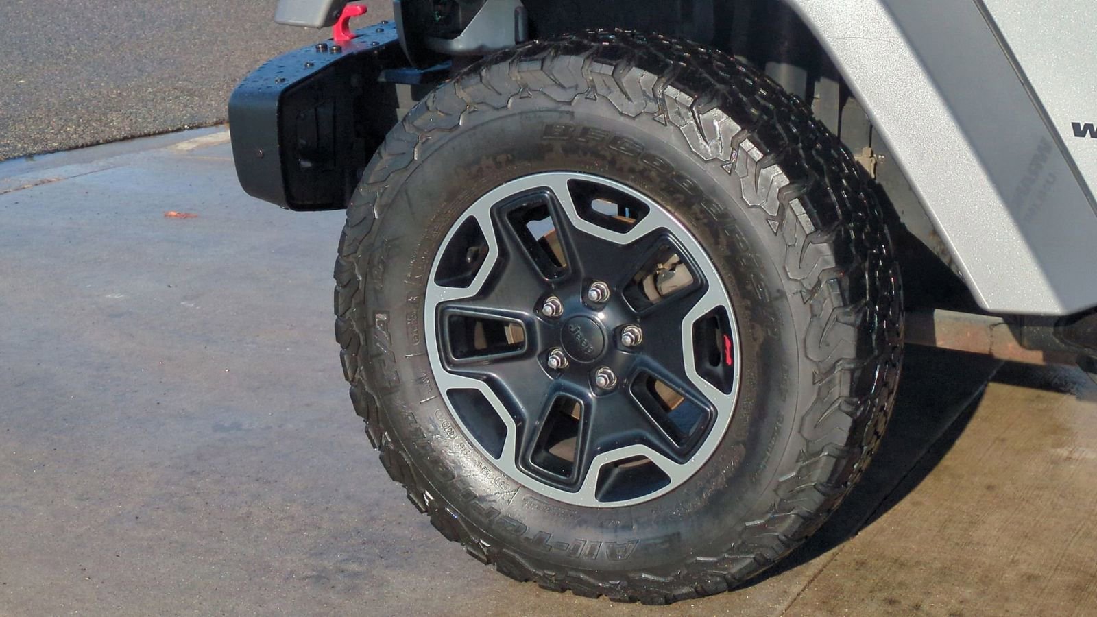 Used 2016 Jeep Wrangler Unlimited Rubicon image 14