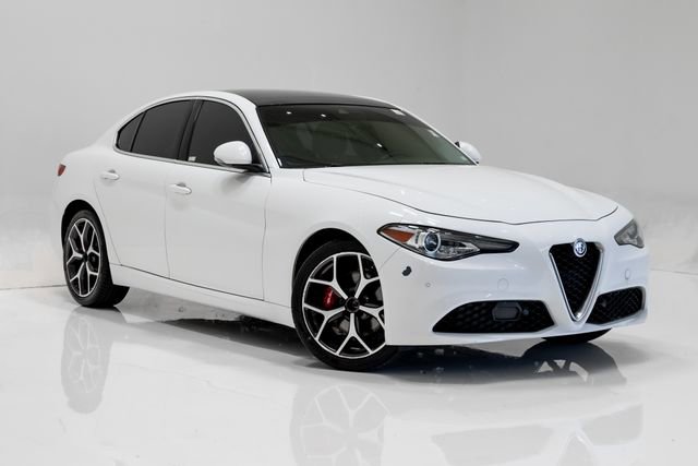 Used 2021 Alfa Romeo Giulia Ti w/ Active Assist 2 Package TI AWD/4WD image 4