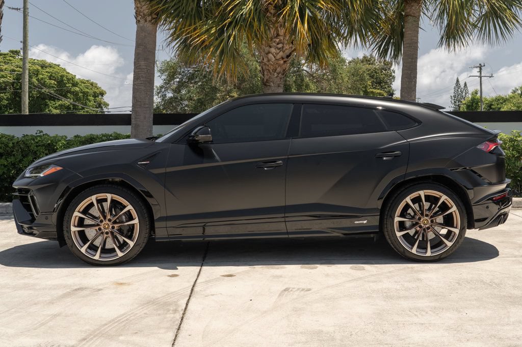 Used 2023 Lamborghini Urus S AWD/4WD image 3