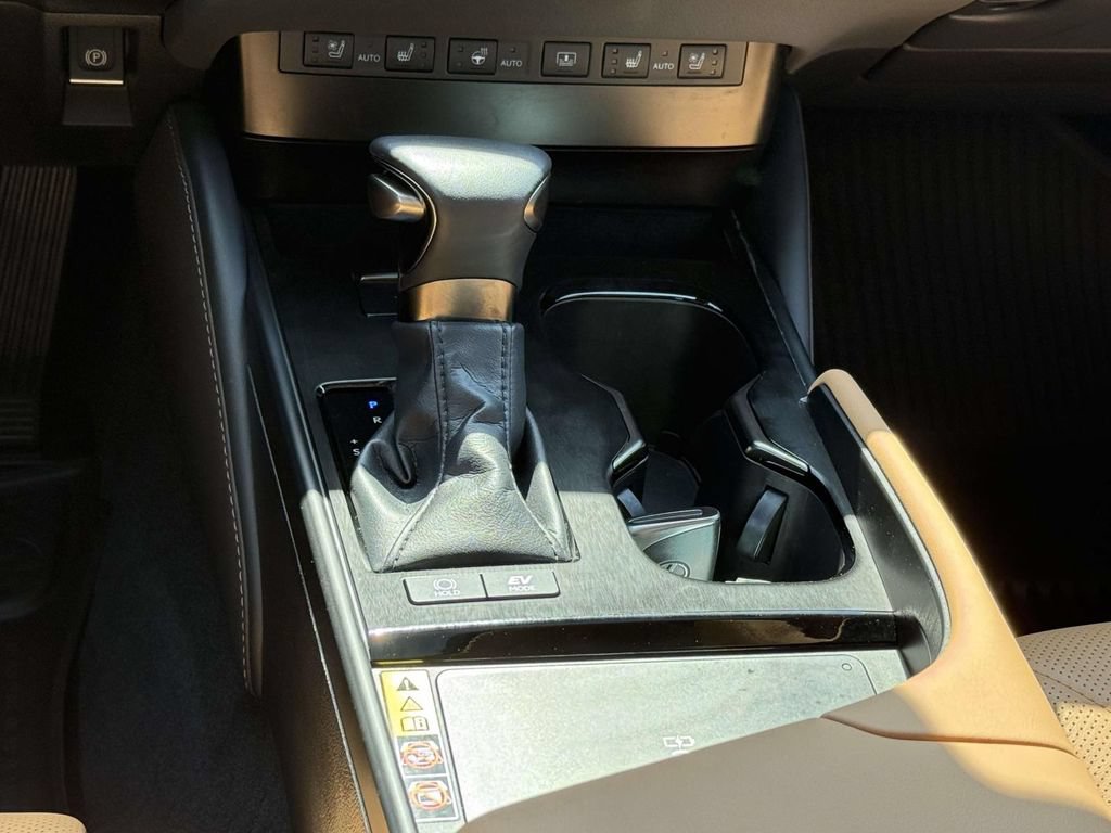 Used 2024 Lexus ES 300h w/ Technology Package FWD image 20