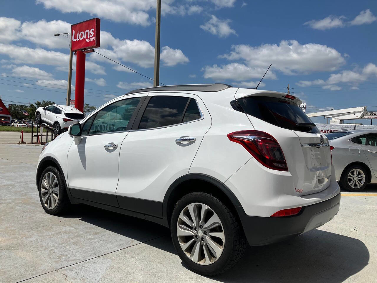 Used 2020 Buick Encore Preferred image 4