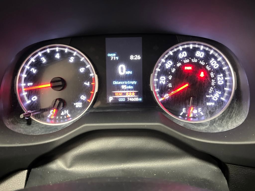 Used 2021 Toyota RAV4 LE image 17