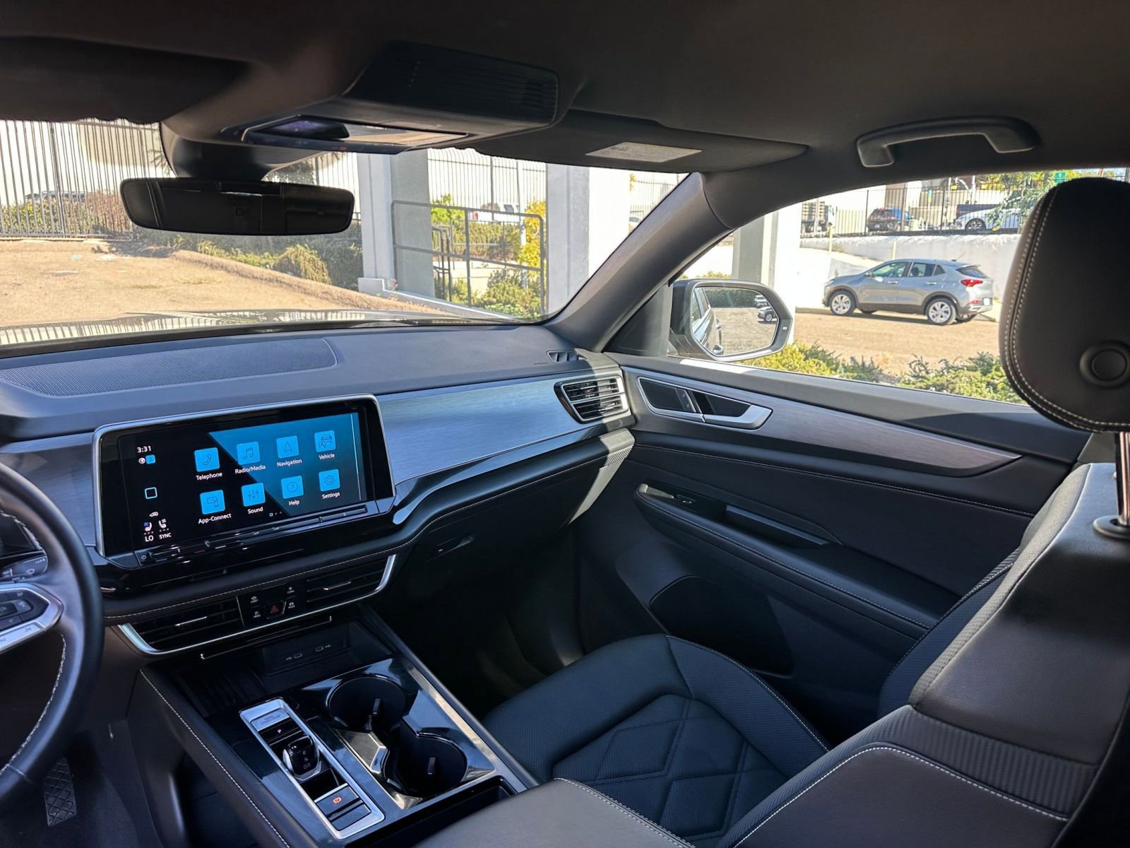 Used 2025 Volkswagen Atlas Cross Sport SE image 35