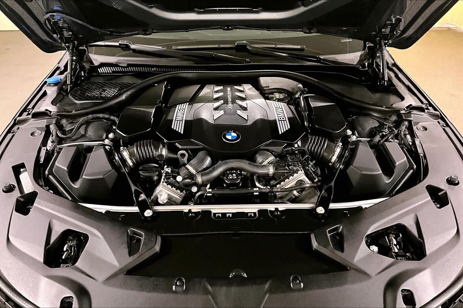 Used 2025 BMW M850i xDrive w/ M Sport Professional Package AWD/4WD image 29
