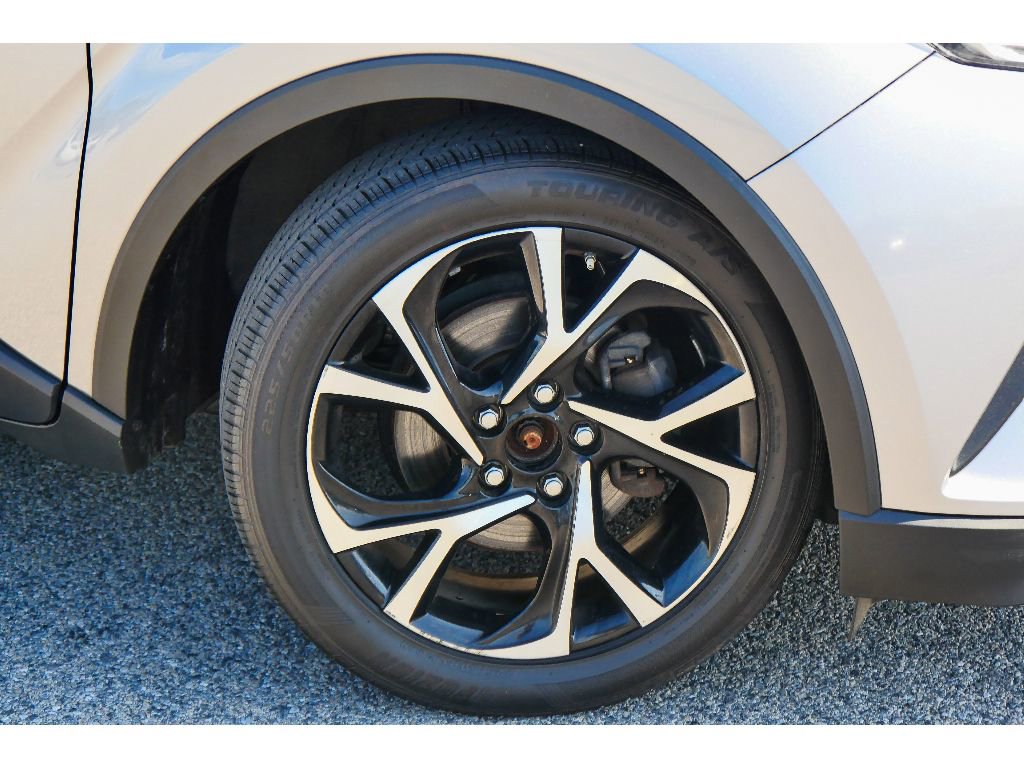 Used 2019 Toyota C-HR XLE image 25