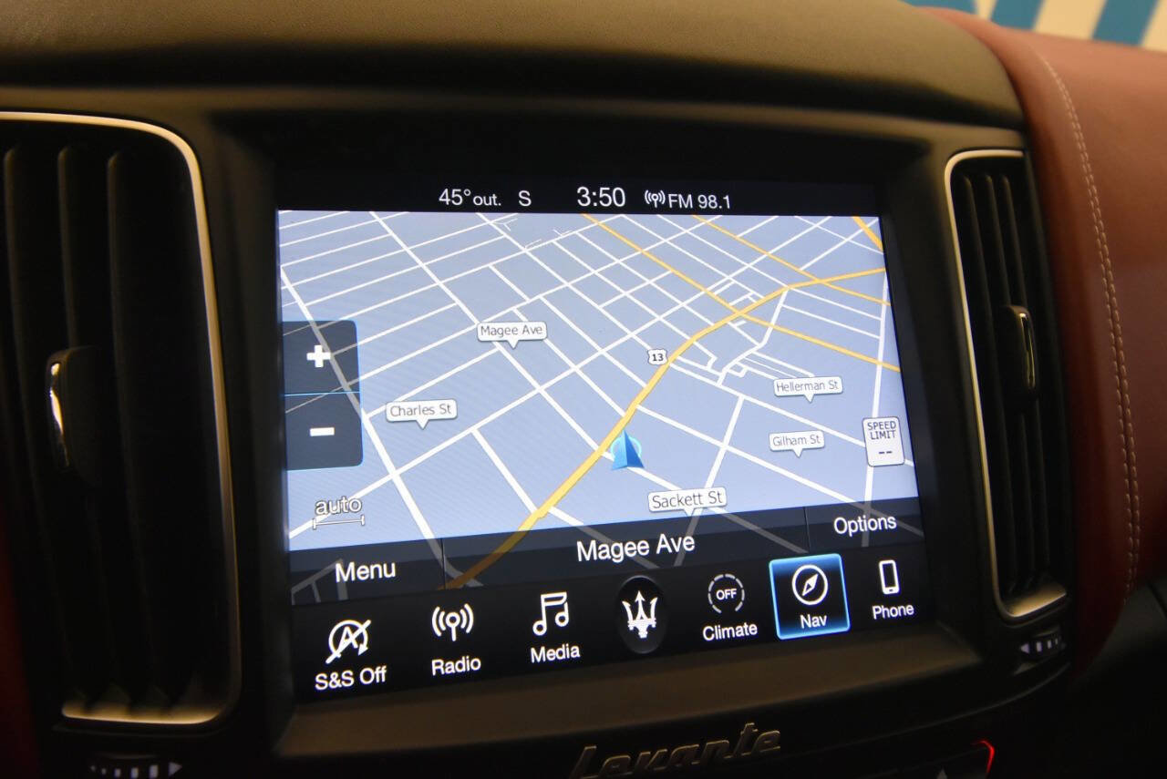 Used 2020 Maserati Levante GranLusso image 22