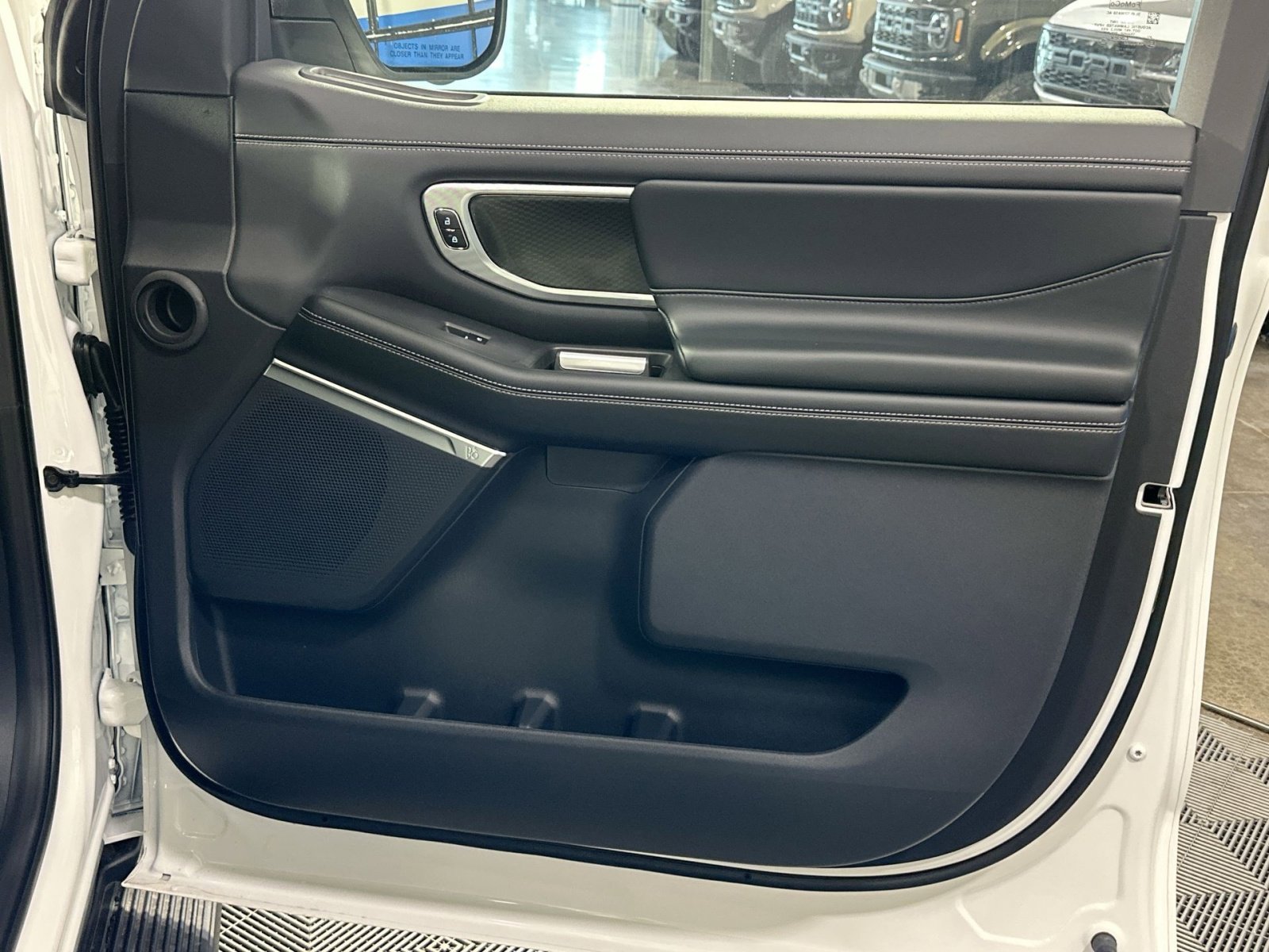 New 2026 Ford Expedition Platinum w/ Stealth Appearance Package image 38