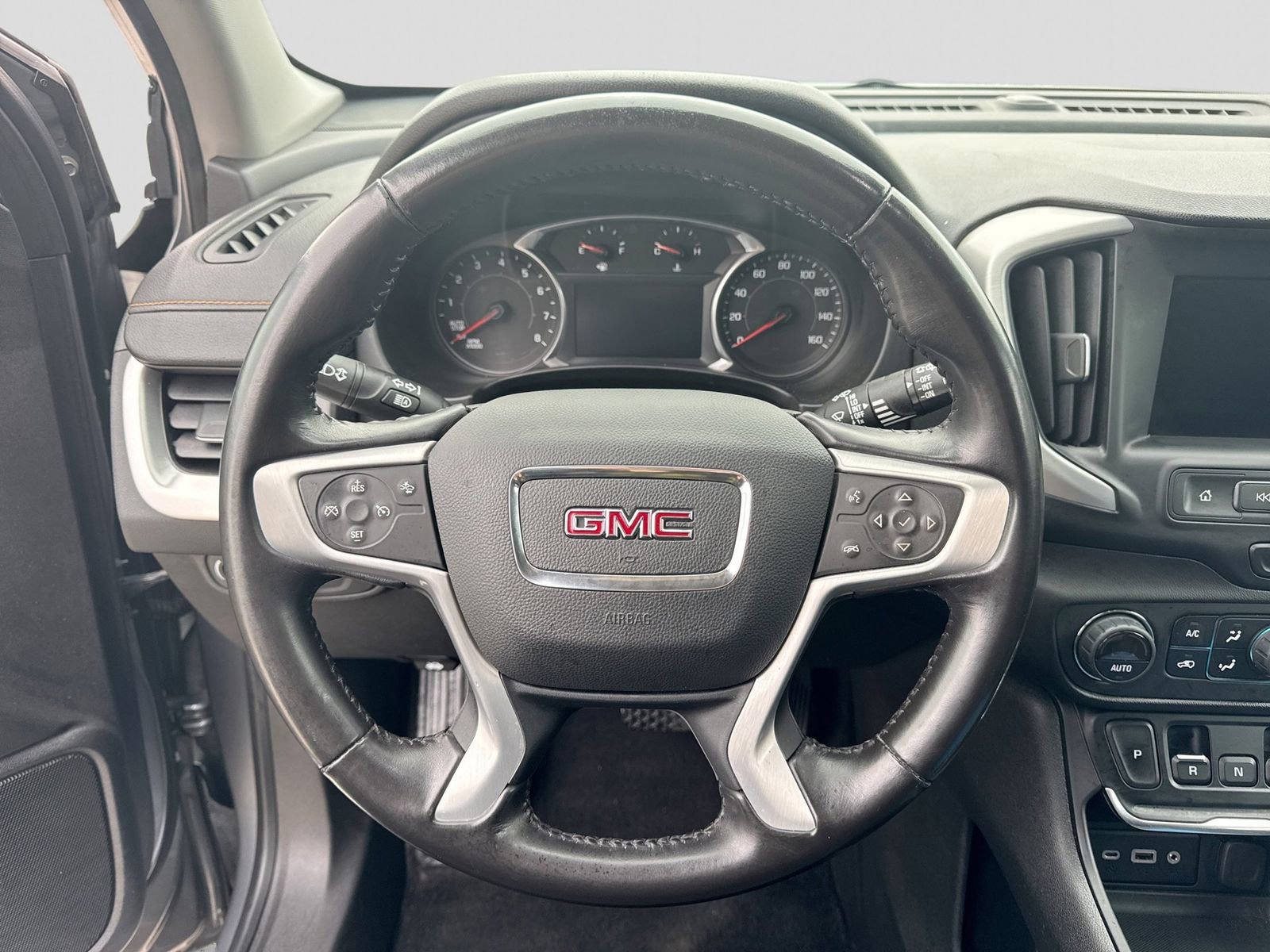 Used 2020 GMC Terrain SLE w/ Driver Convenience Package image 24