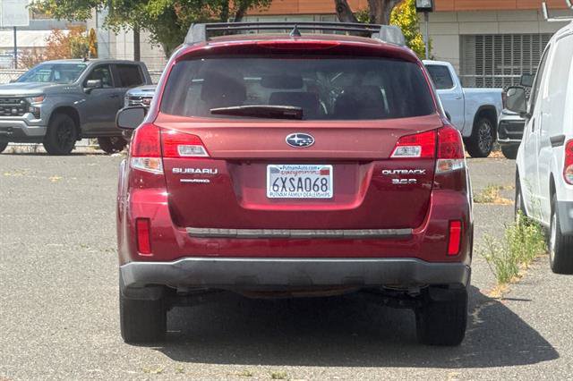 Used 2012 Subaru Outback 3.6R Limited w/ Moonroof Pkg AWD/4WD image 4
