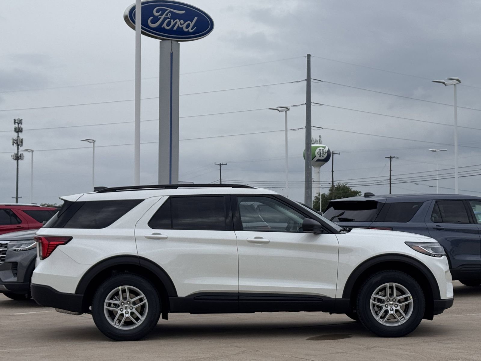 New 2026 Ford Explorer Active image 3