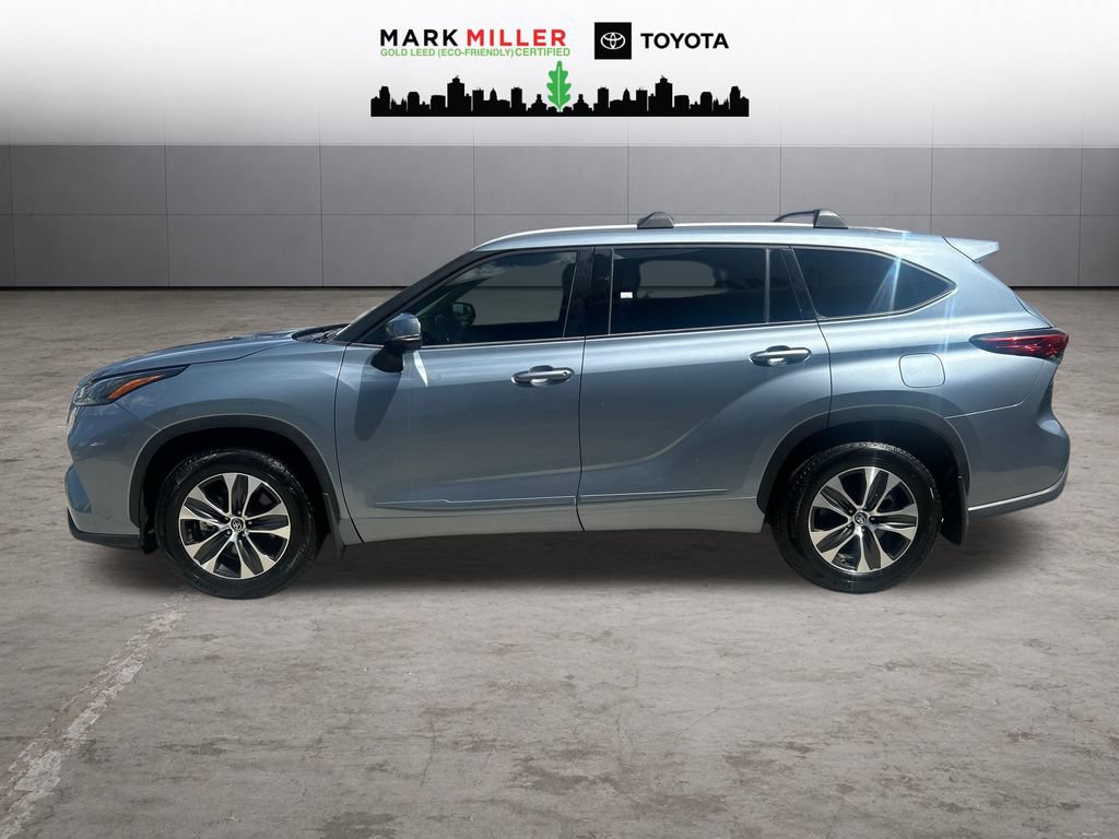 Used 2022 Toyota Highlander XLE AWD/4WD video 2