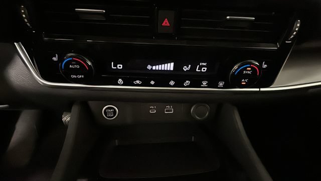 Used 2021 Nissan Rogue SV AWD/4WD image 22