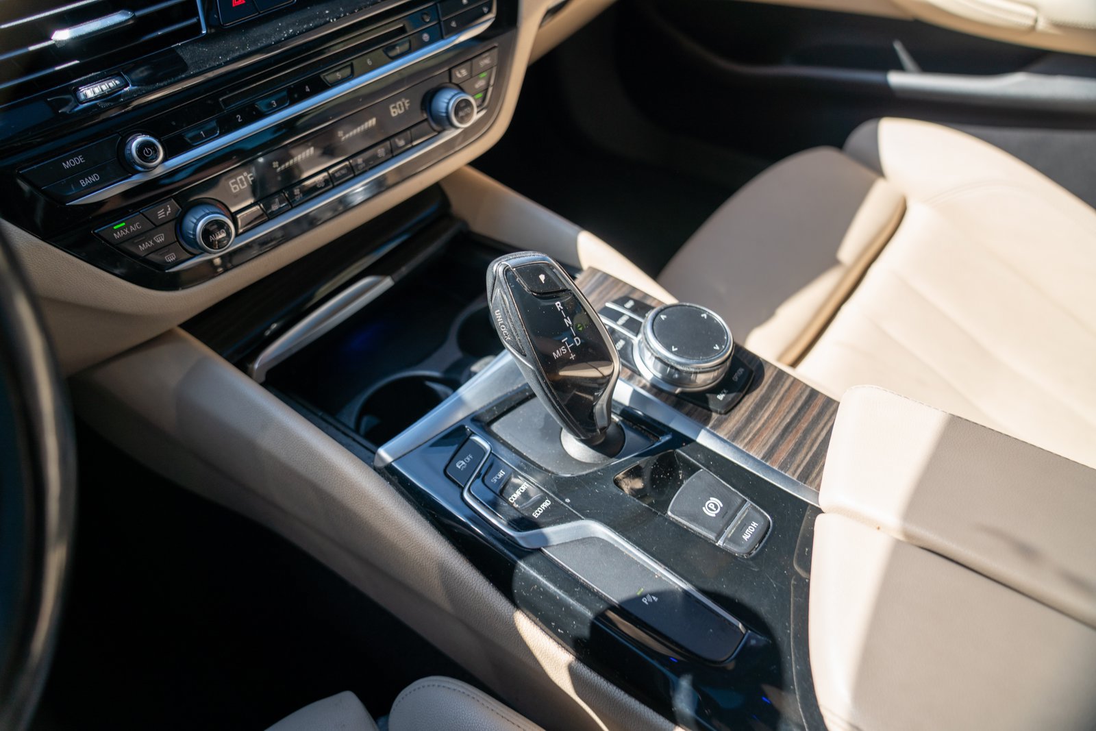 Used 2018 BMW 530i w/ Premium Package RWD image 19