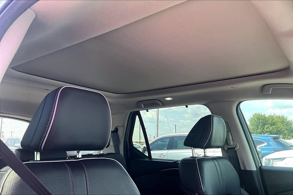 Used 2025 Honda Pilot Elite image 19