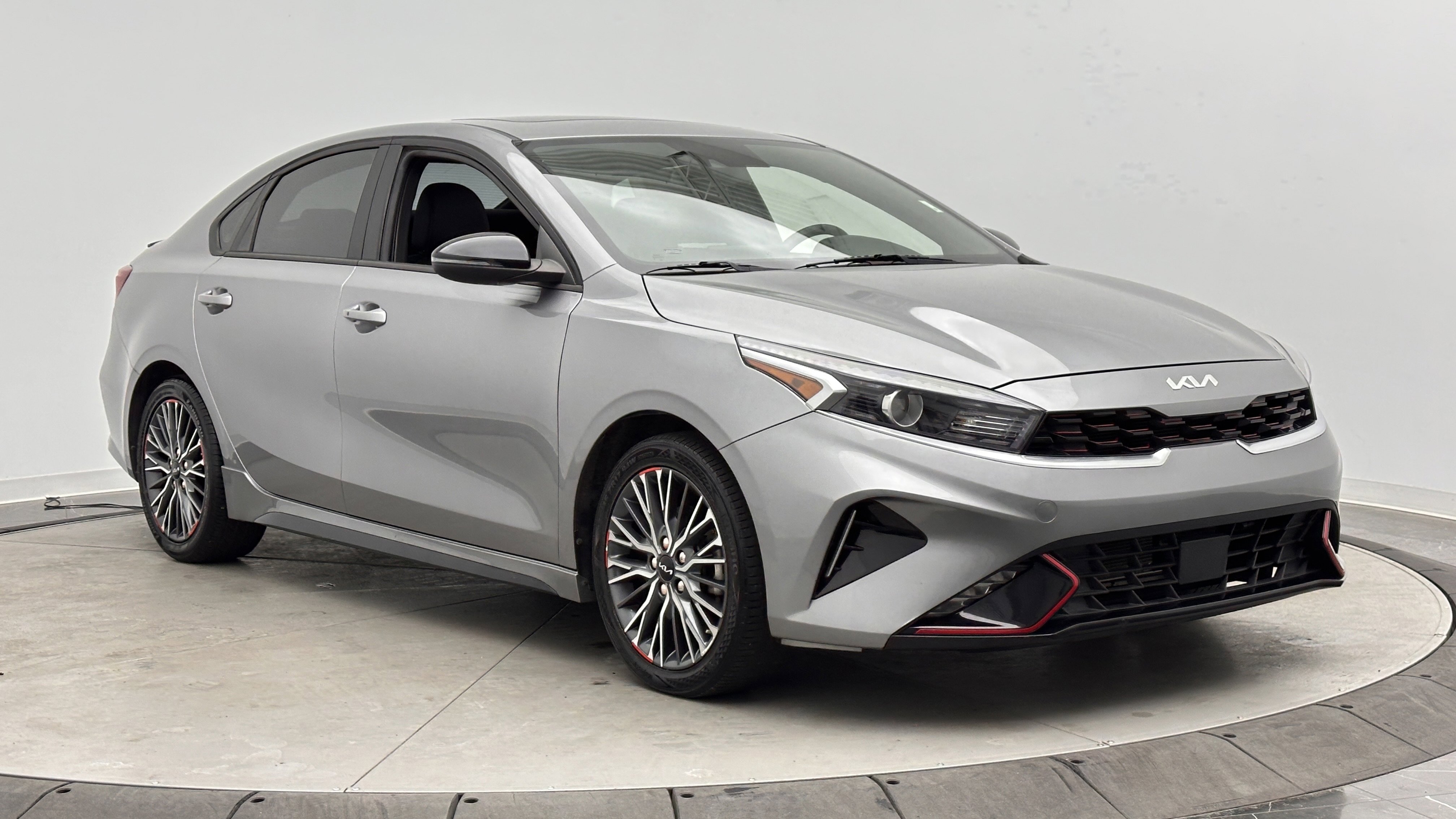 Used 2023 Kia Forte GT-Line w/ GT-Line Premium Package FWD image 3