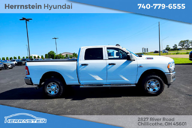 Used 2024 RAM 3500 Tradesman w/ Chrome Appearance Group AWD/4WD image 18