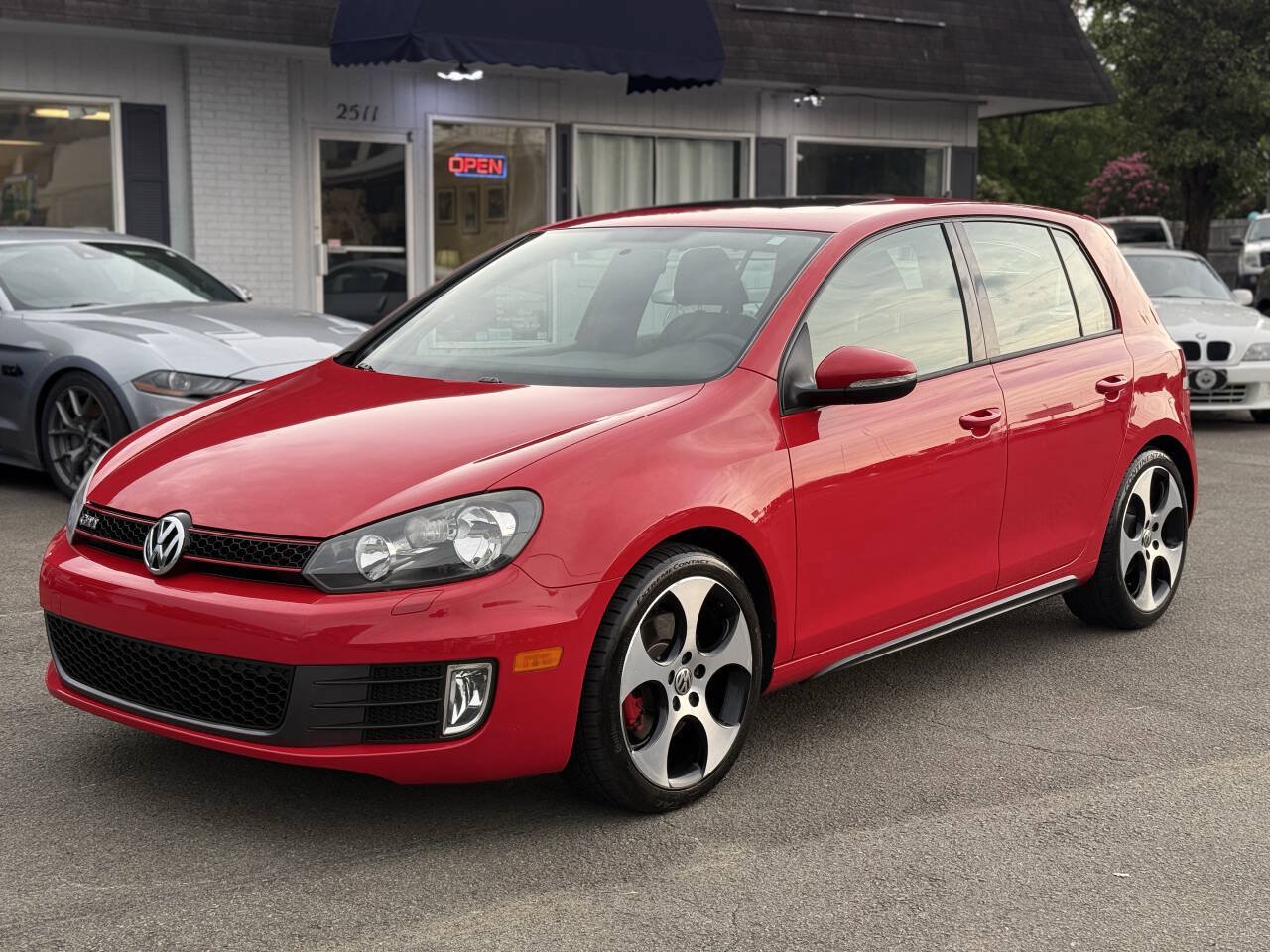 Used 2012 Volkswagen GTI 4-Door FWD image 3