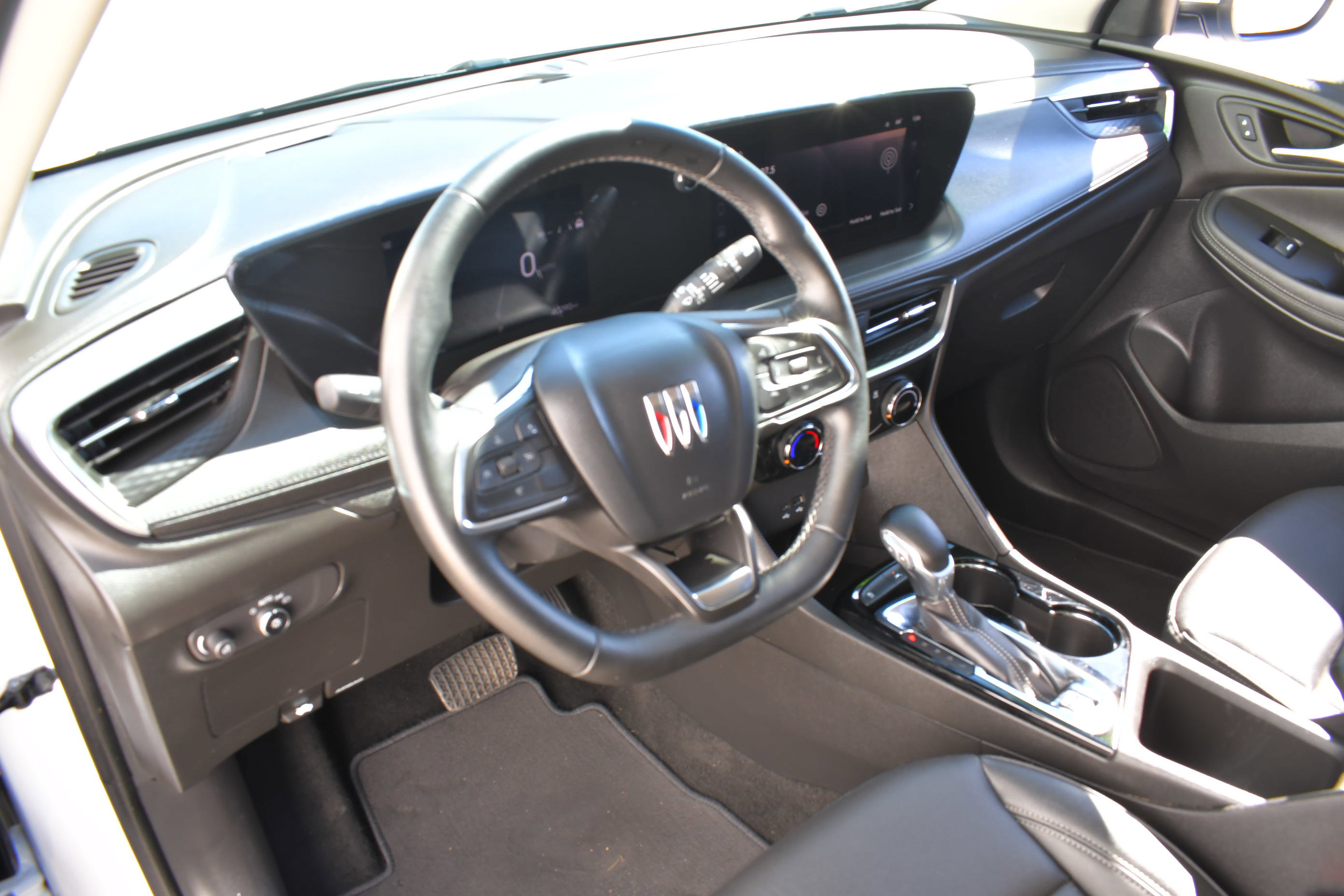 Used 2024 Buick Encore GX Sport Touring image 11