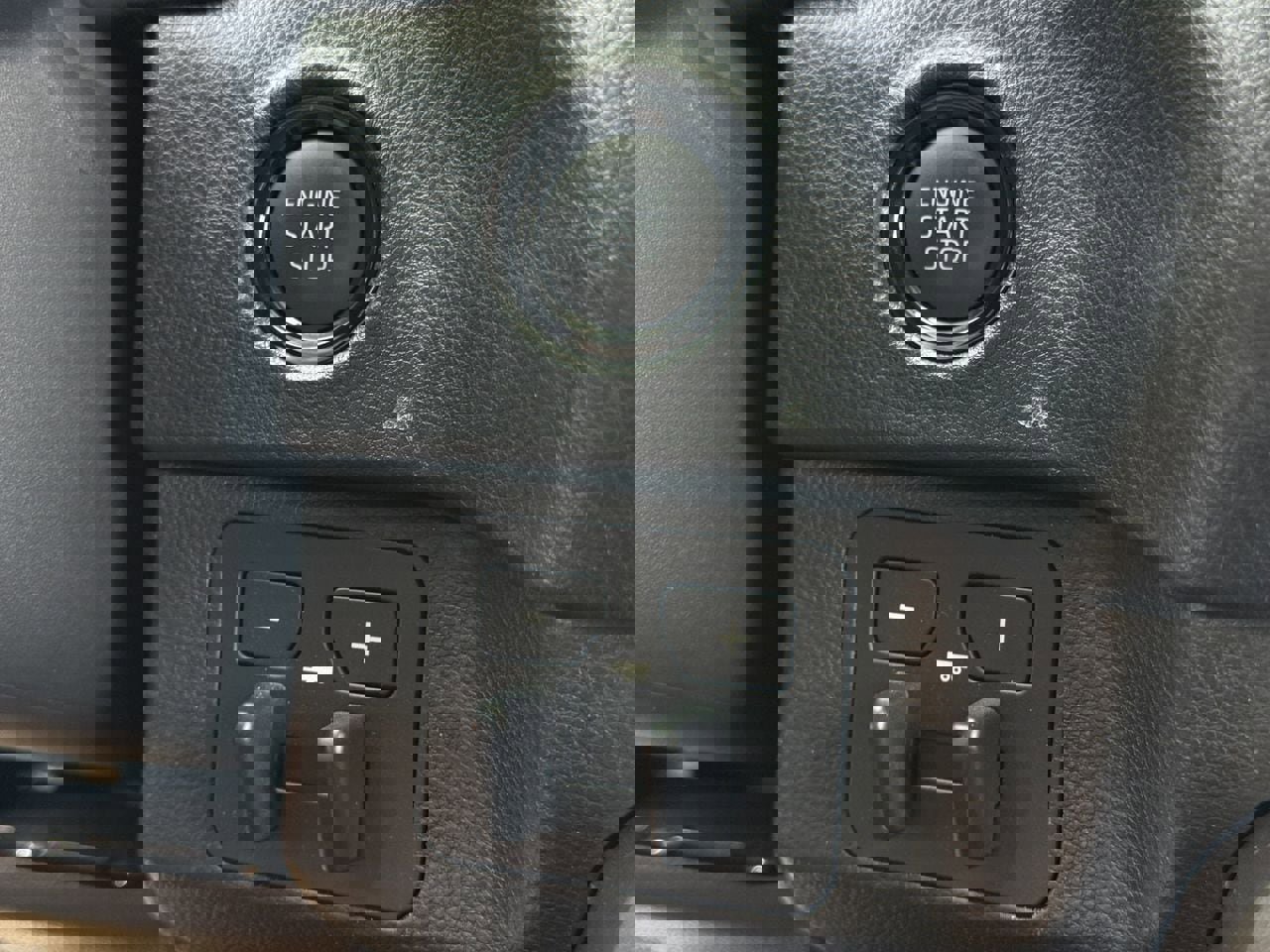 Used 2025 Toyota Tundra SR5 w/ SR5 Premium Package AWD/4WD image 21