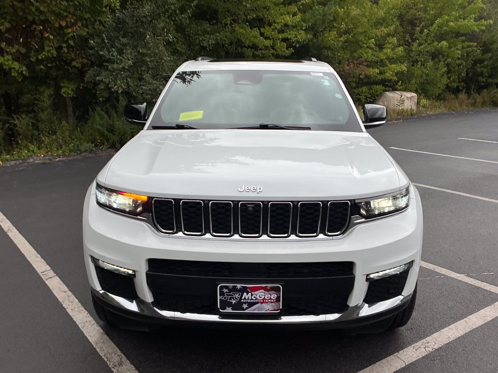 Used 2023 Jeep Grand Cherokee L Limited w/ Luxury Tech Group II AWD/4WD image 8