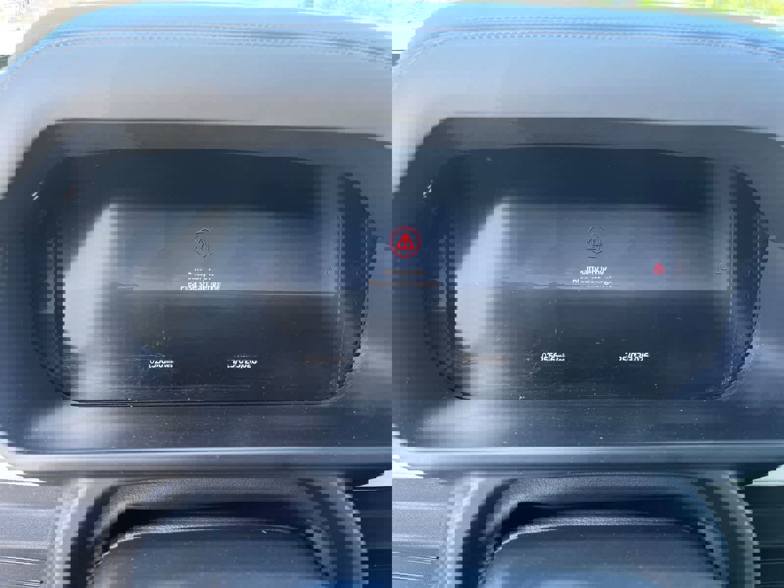 Used 2023 Land Rover Defender 130 SE image 9