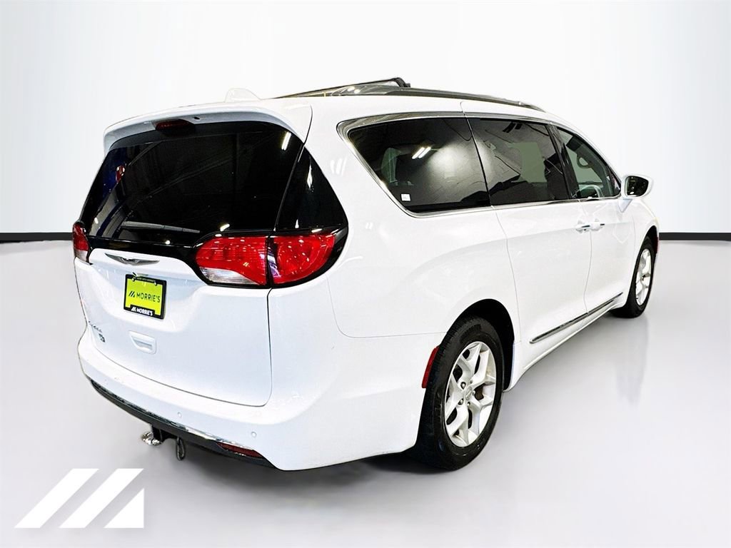 Used 2020 Chrysler Pacifica Touring-L FWD image 5