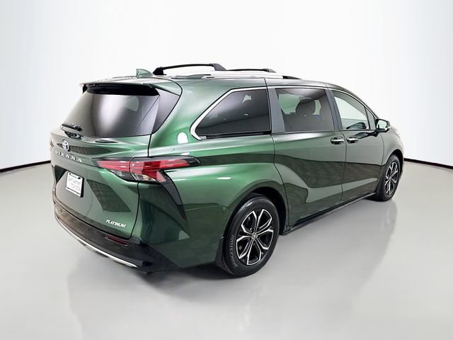 Used 2025 Toyota Sienna Platinum AWD/4WD image 7