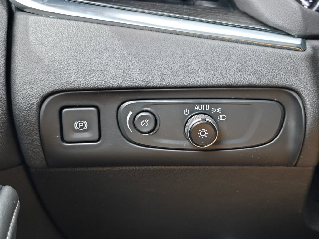 Certified 2021 Buick Enclave Avenir w/ Avenir Technology Package AWD/4WD image 19