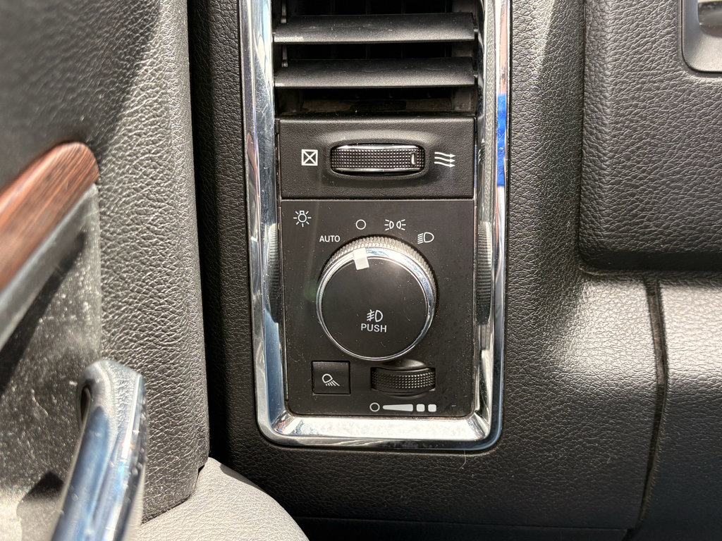 Used 2017 RAM 3500 Laramie w/ Cold Weather Group AWD/4WD image 15