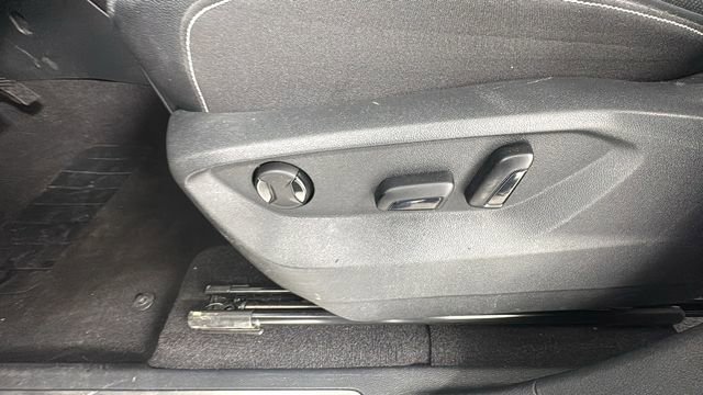 Used 2024 Volkswagen Atlas SE image 11