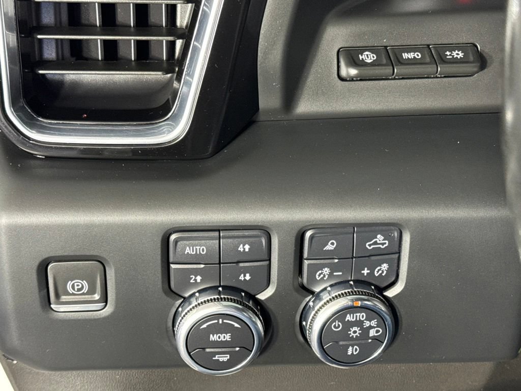 Used 2024 GMC Sierra 3500 Denali w/ Denali Reserve Package AWD/4WD image 28