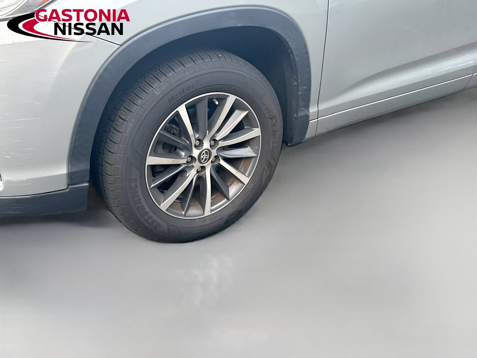 Used 2018 Toyota Highlander XLE FWD image 32