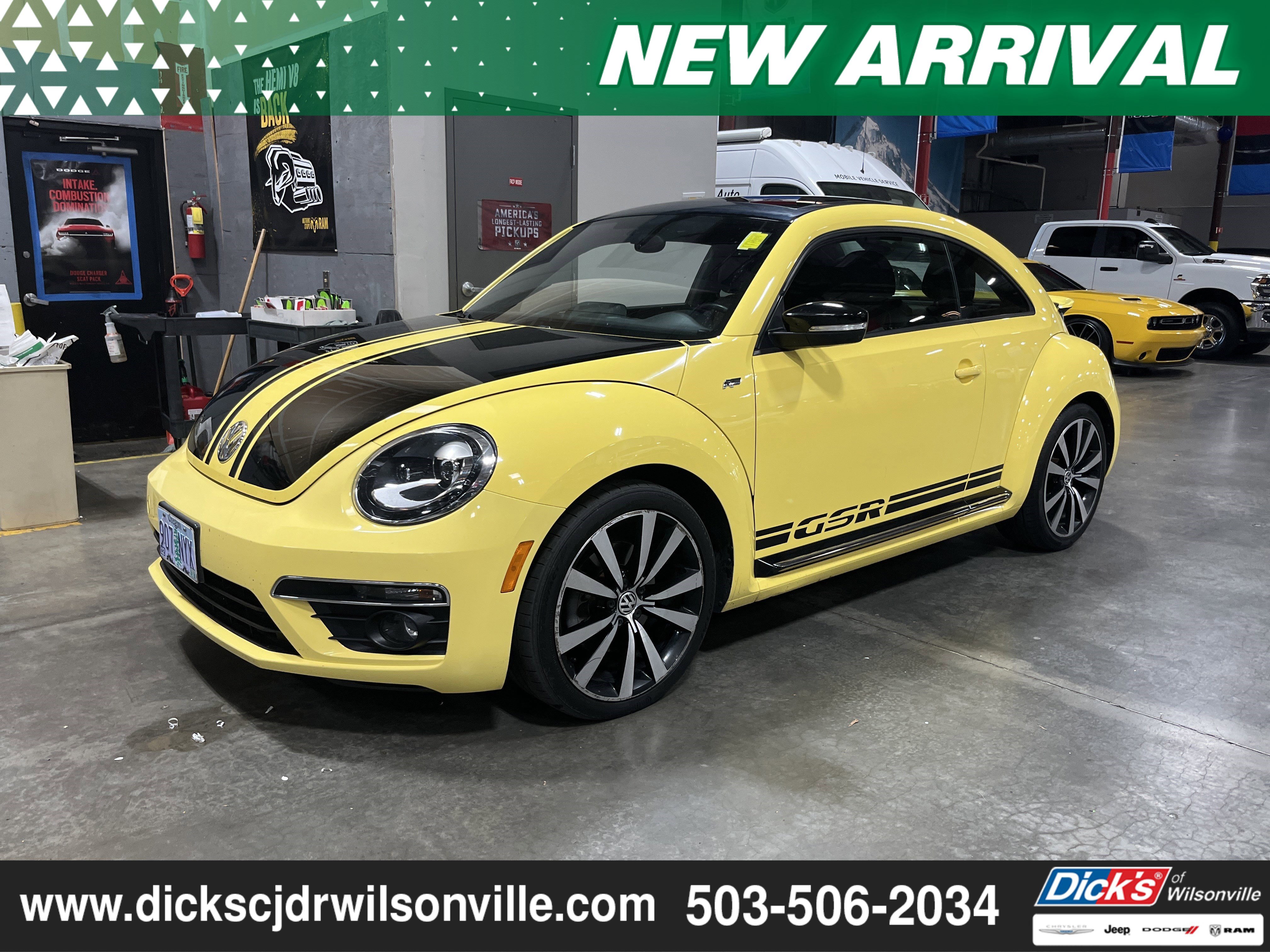 Used 2014 Volkswagen Beetle R-Line FWD image 4