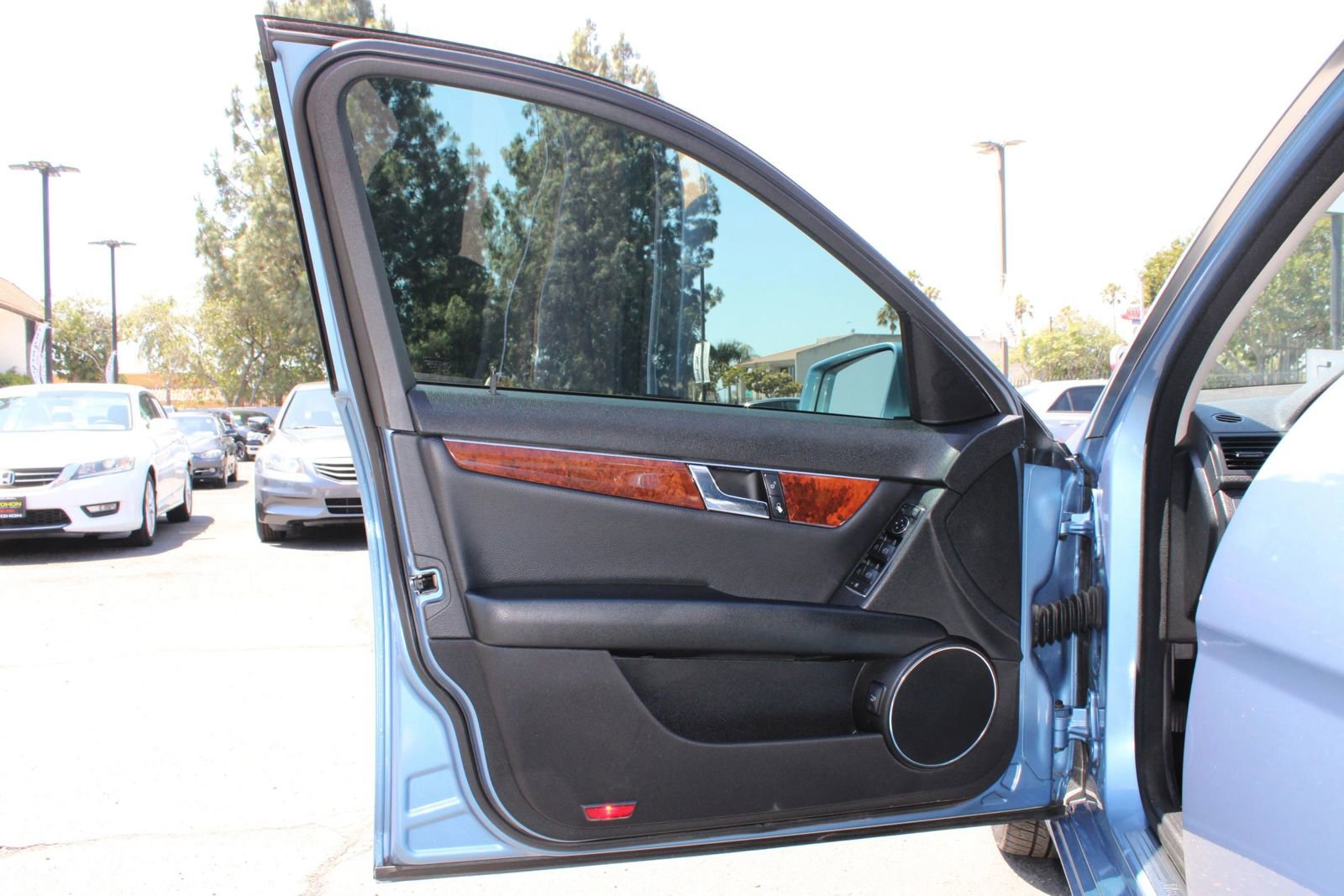 Used 2010 Mercedes-Benz C 300 Sedan image 6