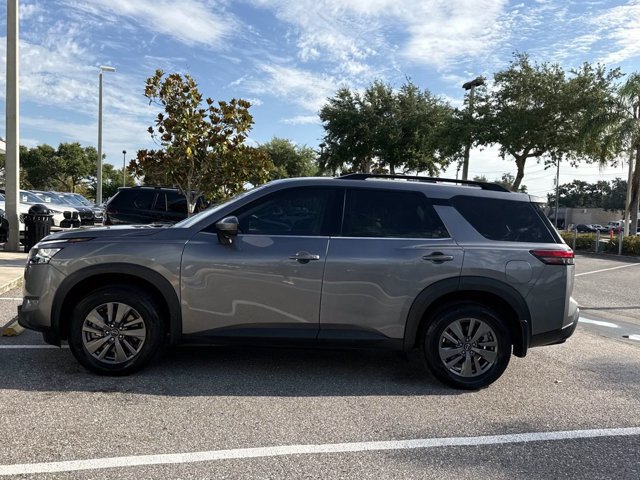 Used 2024 Nissan Pathfinder SV w/ Black Appearance Package FWD image 6