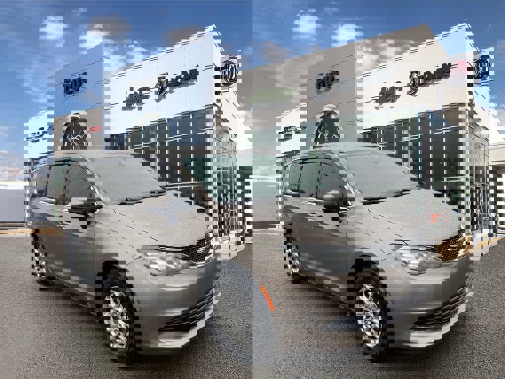 Used 2017 Chrysler Pacifica Touring