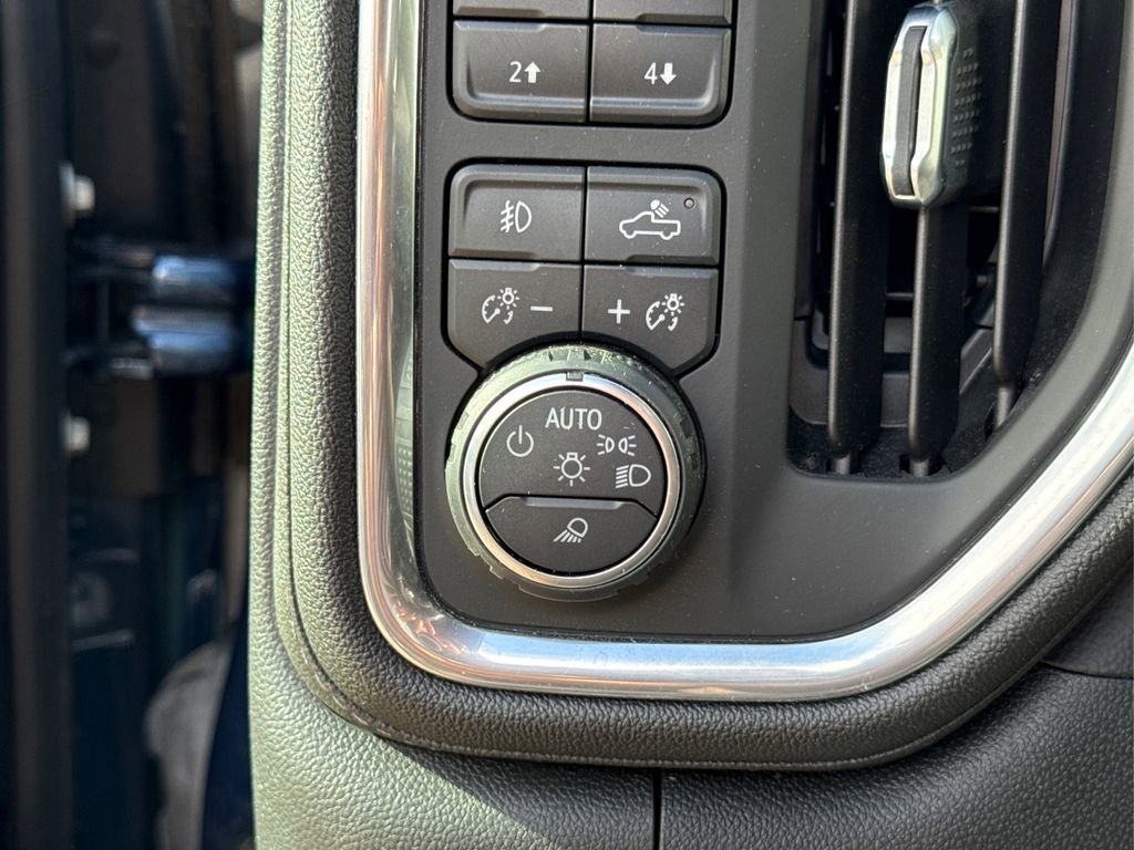 Used 2021 Chevrolet Silverado 2500 LTZ w/ LTZ Plus Package image 27