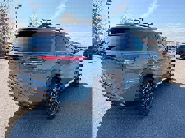 New 2026 Nissan Pathfinder Platinum w/ Cargo Package image 5