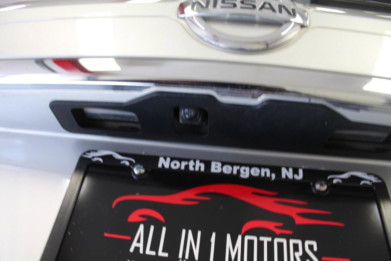 Used 2018 Nissan Rogue SV image 29