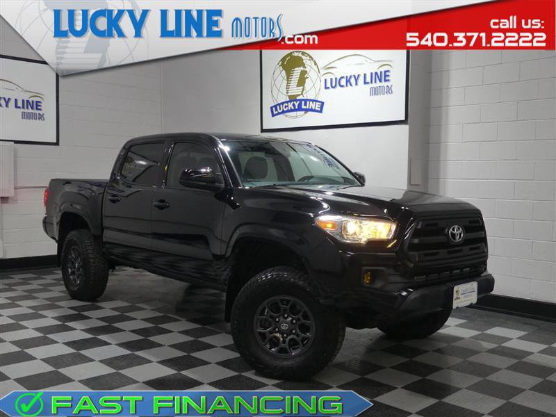 Used 2017 Toyota Tacoma SR image 1