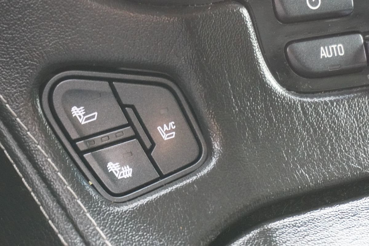 Used 2016 Chevrolet Suburban LTZ image 38