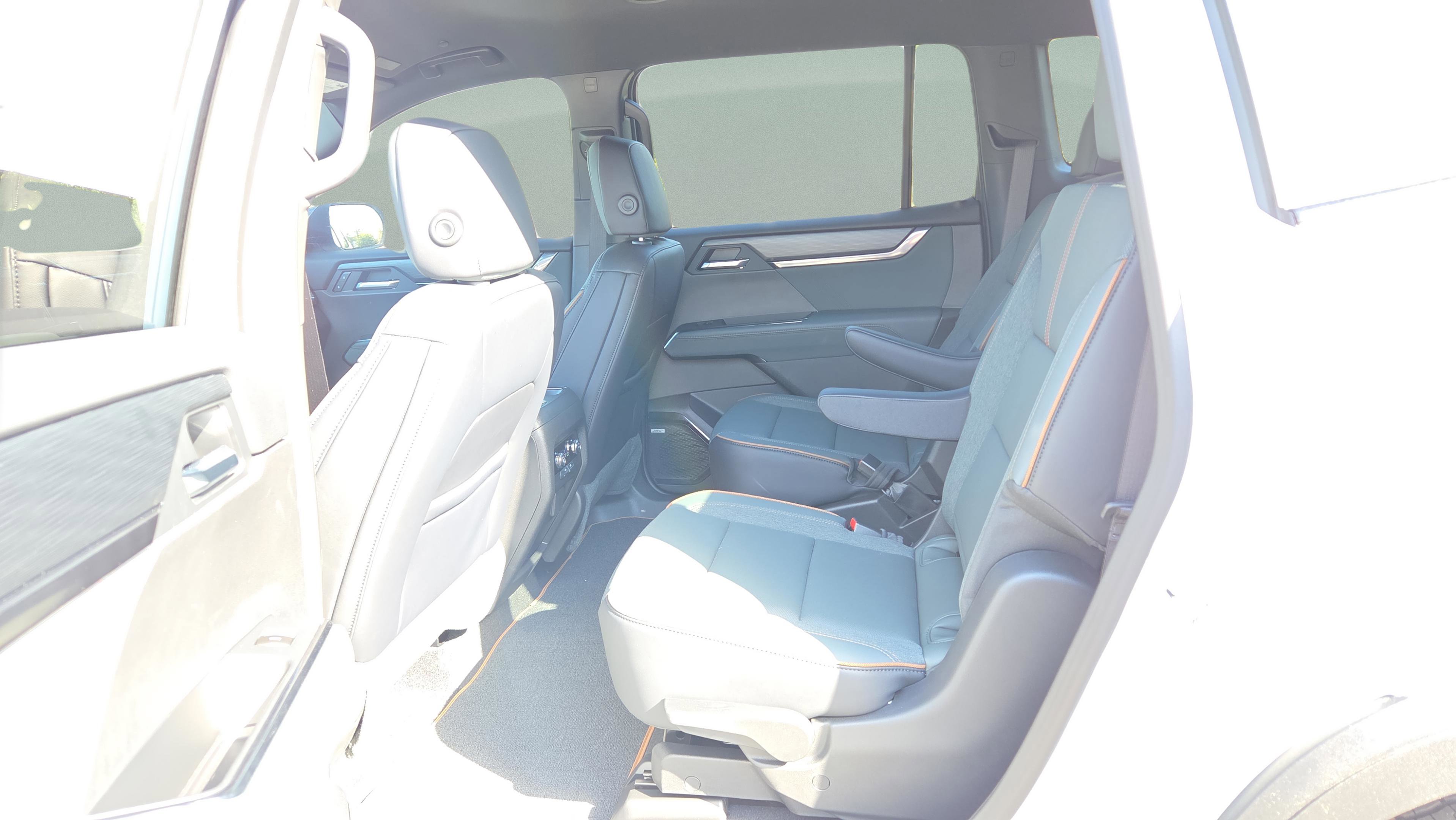 New 2026 GMC Acadia AT4 w/ Super Cruise Package AWD/4WD image 25