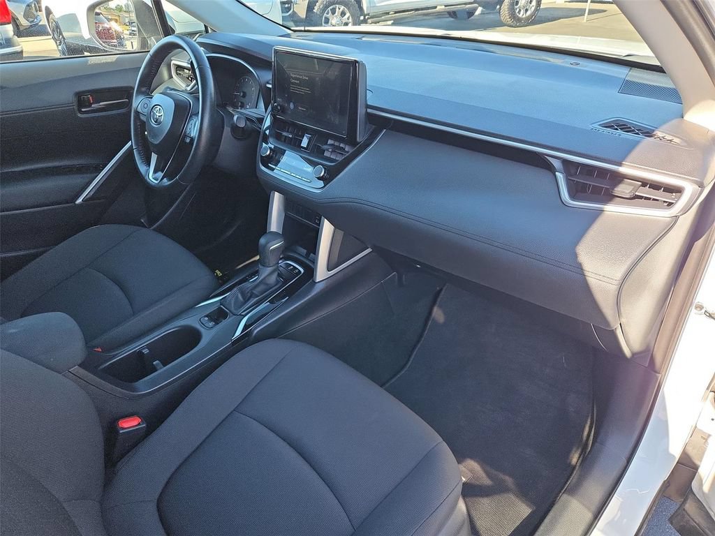 Used 2024 Toyota Corolla Cross LE FWD image 20