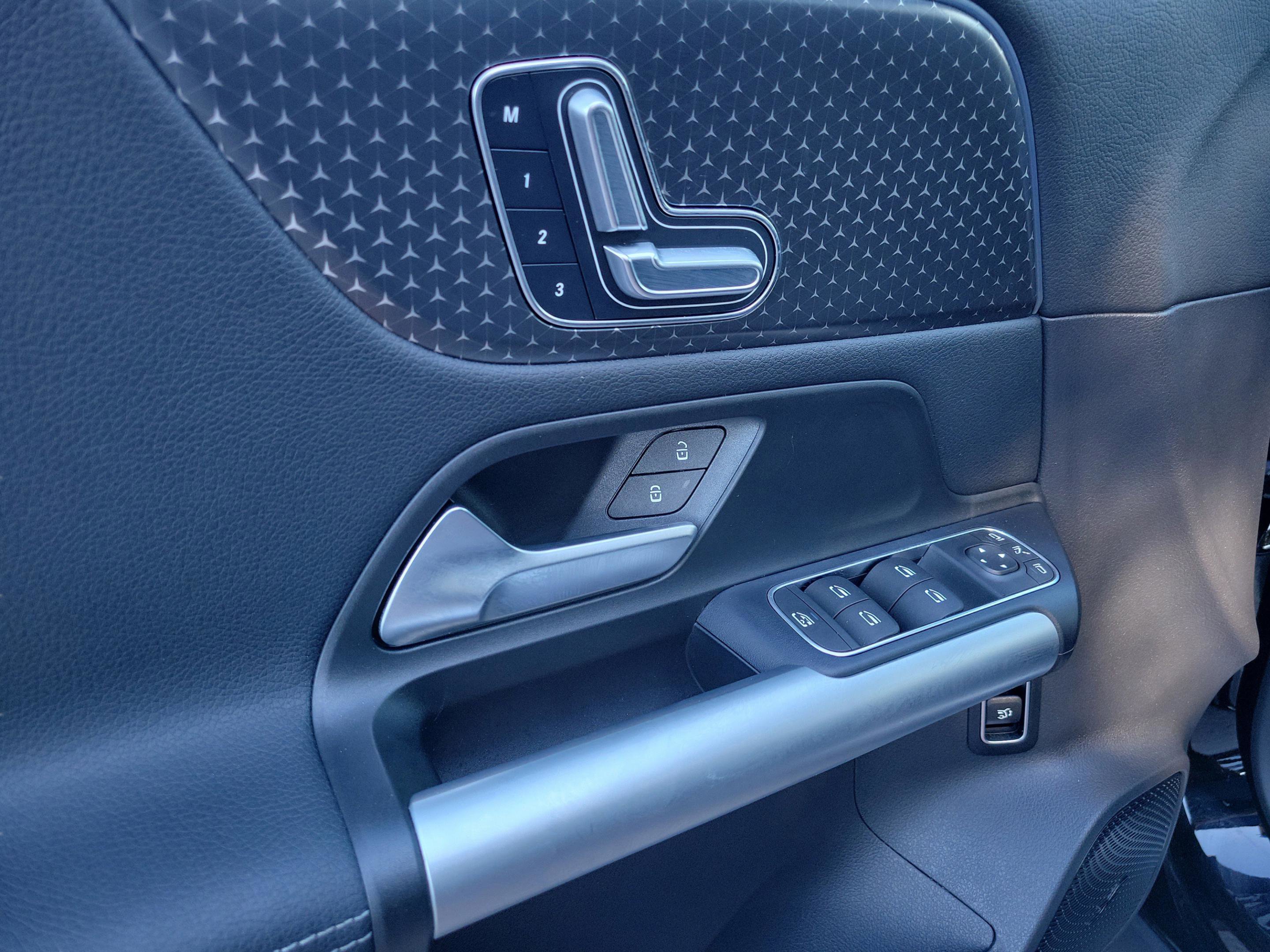 Used 2025 Mercedes-Benz GLA 250 image 22