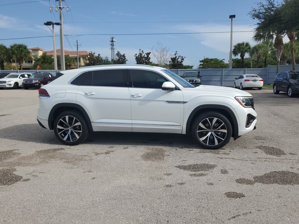 Certified 2024 Volkswagen Atlas Cross Sport SEL Premium R-Line AWD/4WD image 4